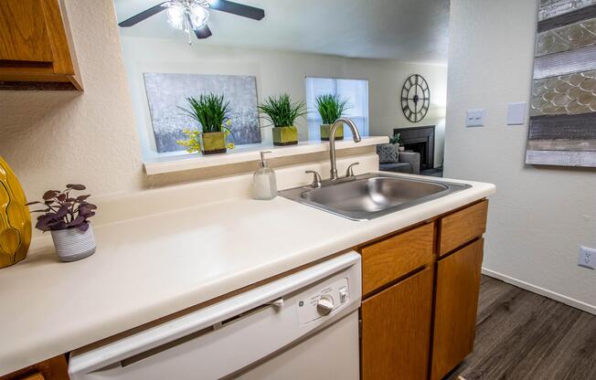 2 beds, 2 baths, 987 sqft, $969
