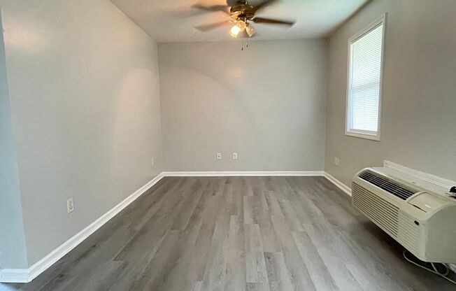 2 beds, 1 bath, 900 sqft, $1,425