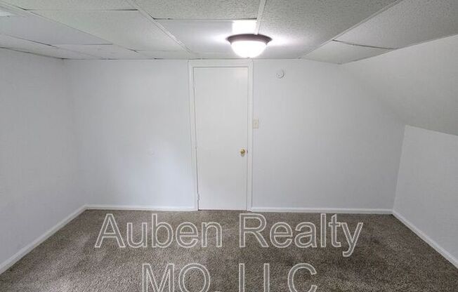 4630 E 43 TERRACE