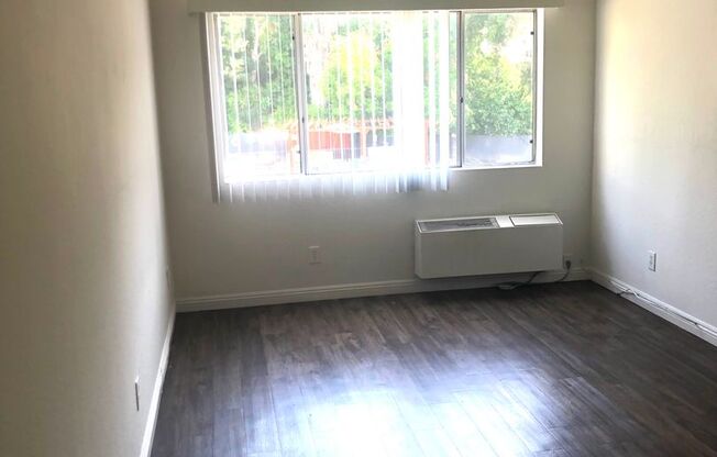 1 bed, 1 bath, 640 sqft, $1,995