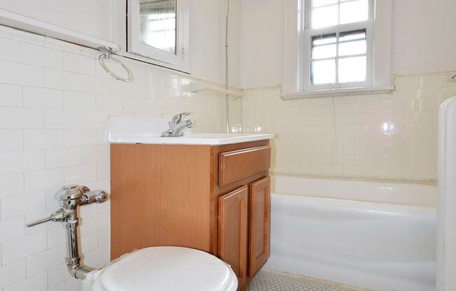 1 bed, 1 bath, 410 sqft, $1,005, Unit 24 - 326