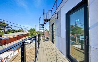 AMAZING NEW CONSTRUCTION UNIT NEAR DOWNTOWN