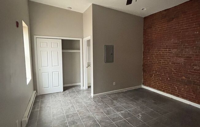 2118 E Ontario Street