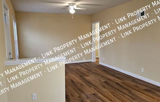 129 N MOORE RD