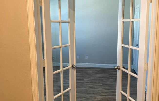 LUXURY TOWNHOME IN THE HEART OF FRISCO