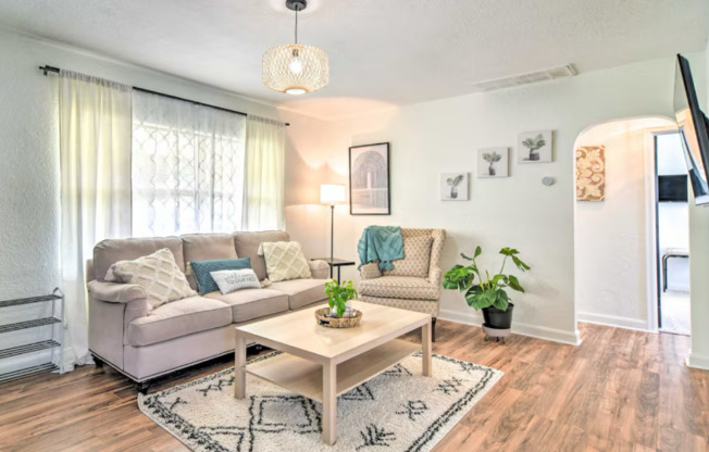 522 SKYVIEW AVE