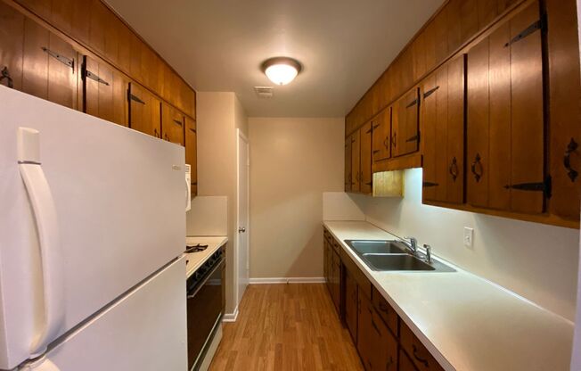 1 bed, 1 bath, $650, Unit 225 E. Winslow Rd.- Apt. 2