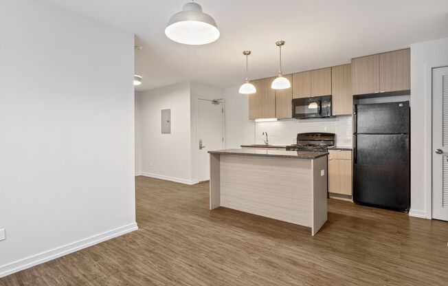 1 bed, 1 bath, 307 sqft, $1,950, Unit 420