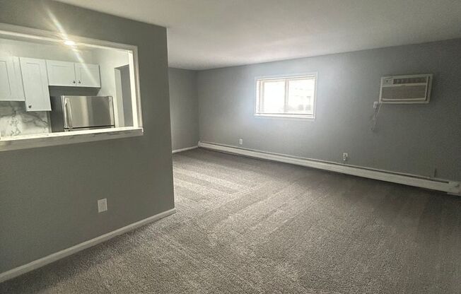 1 bed, 1 bath, 625 sqft, $1,325, Unit C09