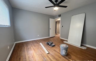 1624 W TOUHY AVE