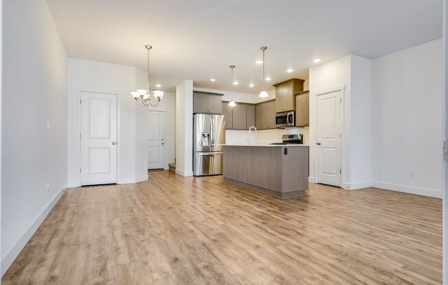 Beautiful 3 bed, 3 bath rental home in Reed's Crossing Neighborhood!