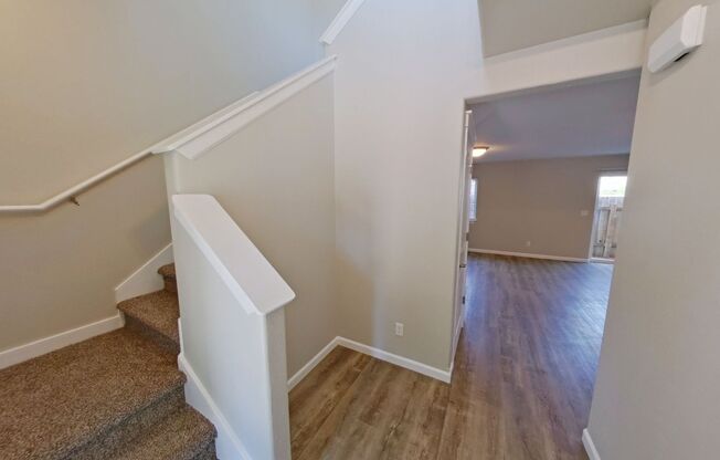 103 105 N 10 ST