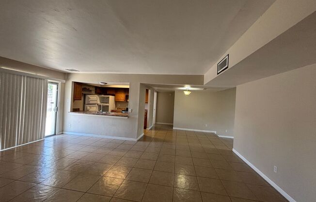 Spacious single level home w/2CG