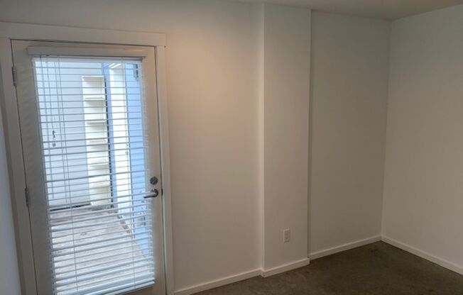 Studio, 1 bath, 186 sqft, $1,295, Unit 217