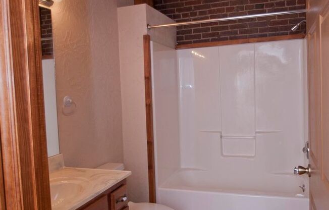 1 bed, 1 bath, 800 sqft, $950, Unit SW 107