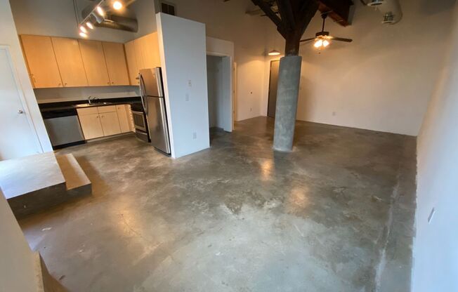 Studio, 1 bath, 590 sqft, $1,550, Unit A-609