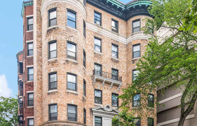 Welcome to 1039 Massachusetts Avenue