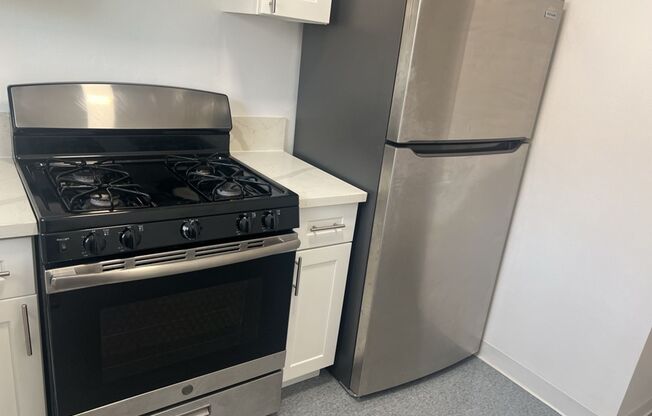 Studio, 1 bath, 400 sqft, $1,695