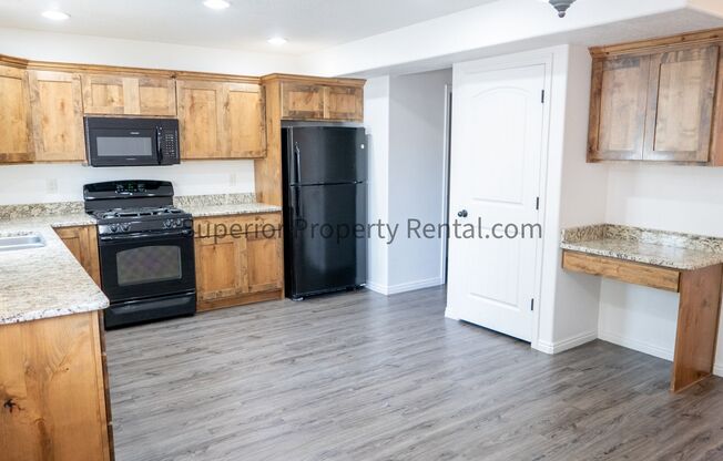 3 beds, 2.5 baths, 1,416 sqft, $1,500, Unit #6