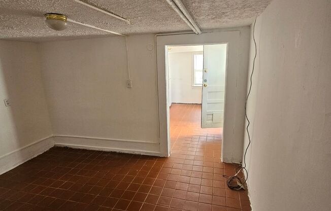 1 bed, 1 bath, 850 sqft, $1,000, Unit 919 #21