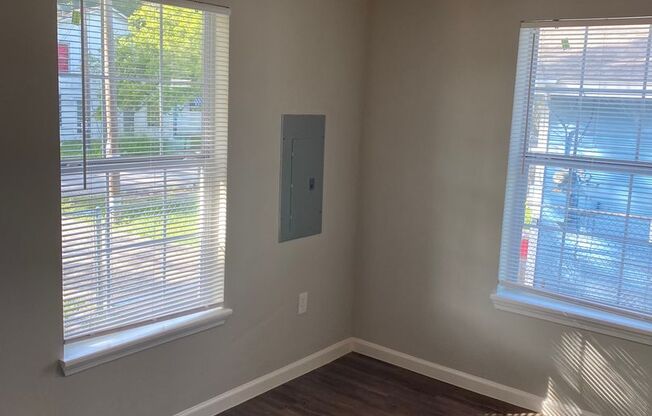 Upcoming charming 2 bed / 1 bath near downtown Houston.