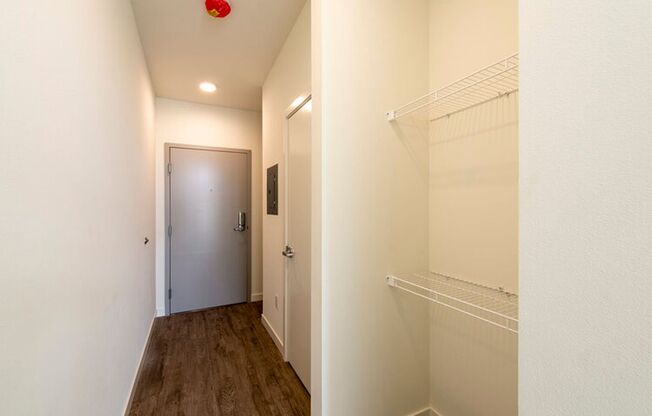 Studio, 1 bath, 292 sqft, $1,095, Unit 304