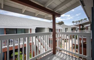 Pacific Beach 1 BR with Assigned Parking and Private Balcony ~ 2 Blocks to the Bay!