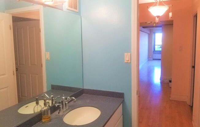 2 beds, 1 bath, 1,250 sqft, $2,735, Unit 418-0205