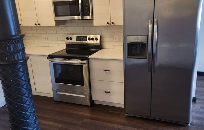 1 bed, 1 bath, 682 sqft, $1,225, Unit 106