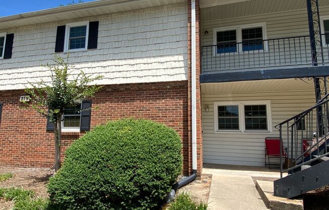 1 Bedroom, 1 Bathroom Condo in High Point!