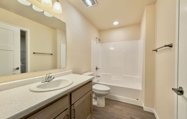 1 bed, 1 bath, 645 sqft, $1,379, Unit EC 4242-01