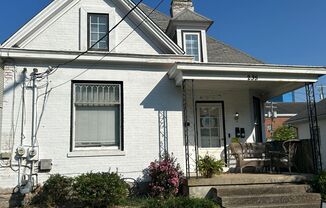 3 beds, 1 bath, $1,195