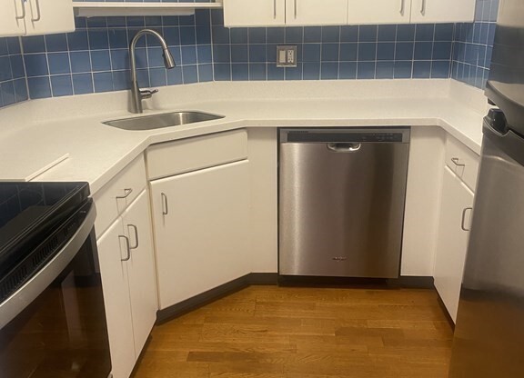 2 beds, 2 baths, 1,004 sqft, $3,350, Unit 401