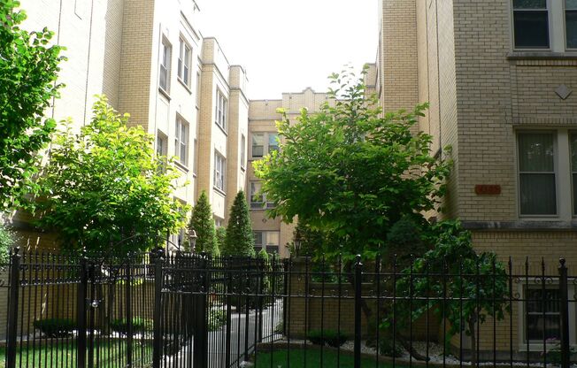 1 bed, 1 bath, $1,640, Unit 1J