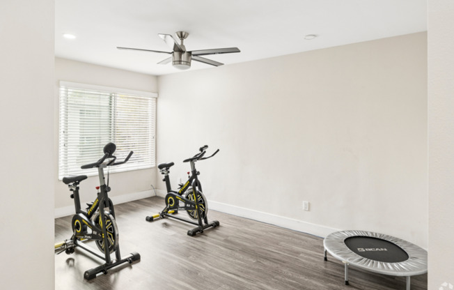 2 beds, 2 baths, 1,050 sqft, $2,995, Unit 43