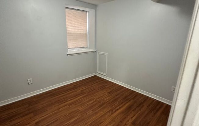 2 beds, 1 bath, 700 sqft, $1,550, Unit 1422-A