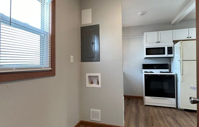 1 bed, 1 bath, $1,095, Unit 617