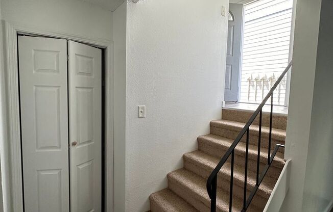 2 beds, 1 bath, 900 sqft, $1,395, Unit 63