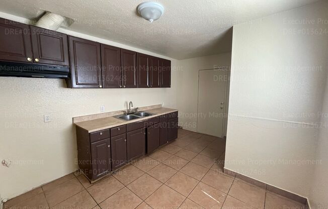 2 beds, 1 bath, $1,200