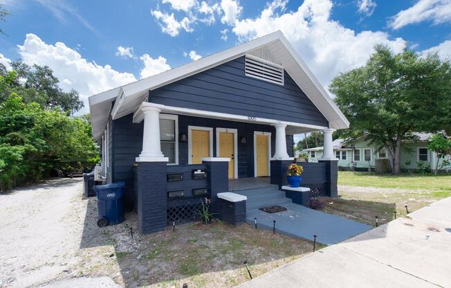 1005 E Lake Ave