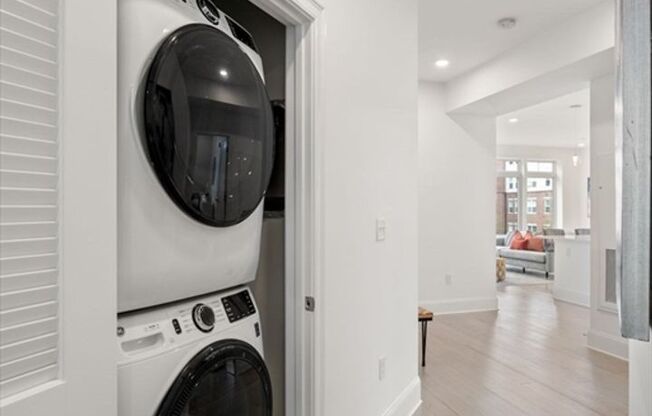 1 bed, 1 bath, 671 sqft, $2,750, Unit 205