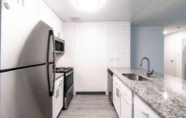 1 bed, 1 bath, 860 sqft, $2,320, Unit 203