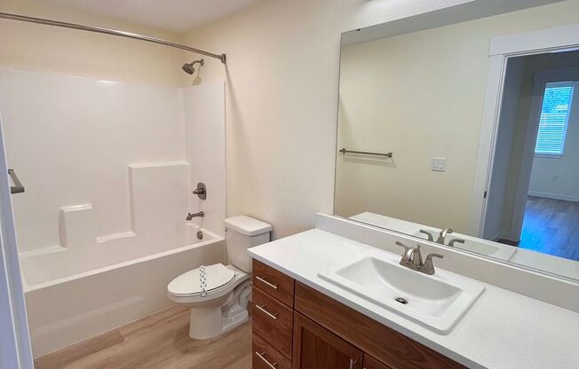 1 bed, 1 bath, 800 sqft, $1,600, Unit F208