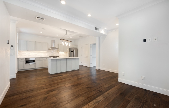26 NEWPORT ST