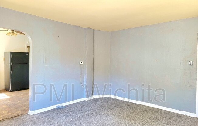 147 S KANSAS AVE