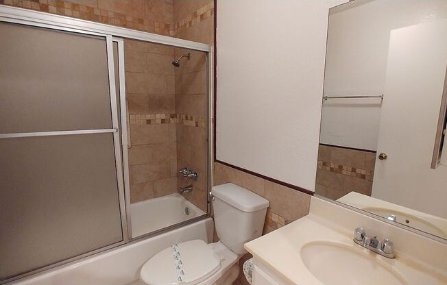 2 beds, 2 baths, 910 sqft, $2,595, Unit 412