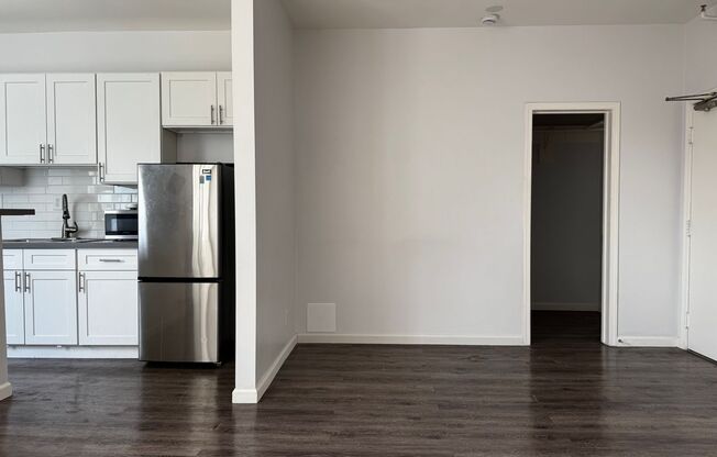 Studio, 1 bath, 500 sqft, $1,325, Unit 407