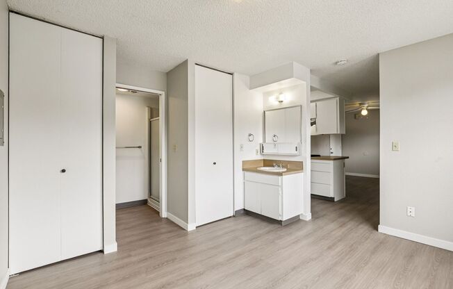 Studio, 1 bath, 400 sqft, $1,149, Unit 59