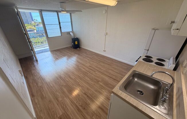 1 bed, 1 bath, 420 sqft, $1,498, Unit 303