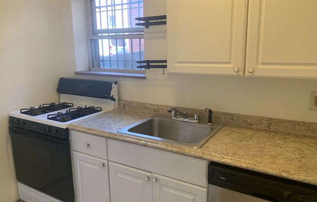 2 beds, 1 bath, $1,750, Unit 105D